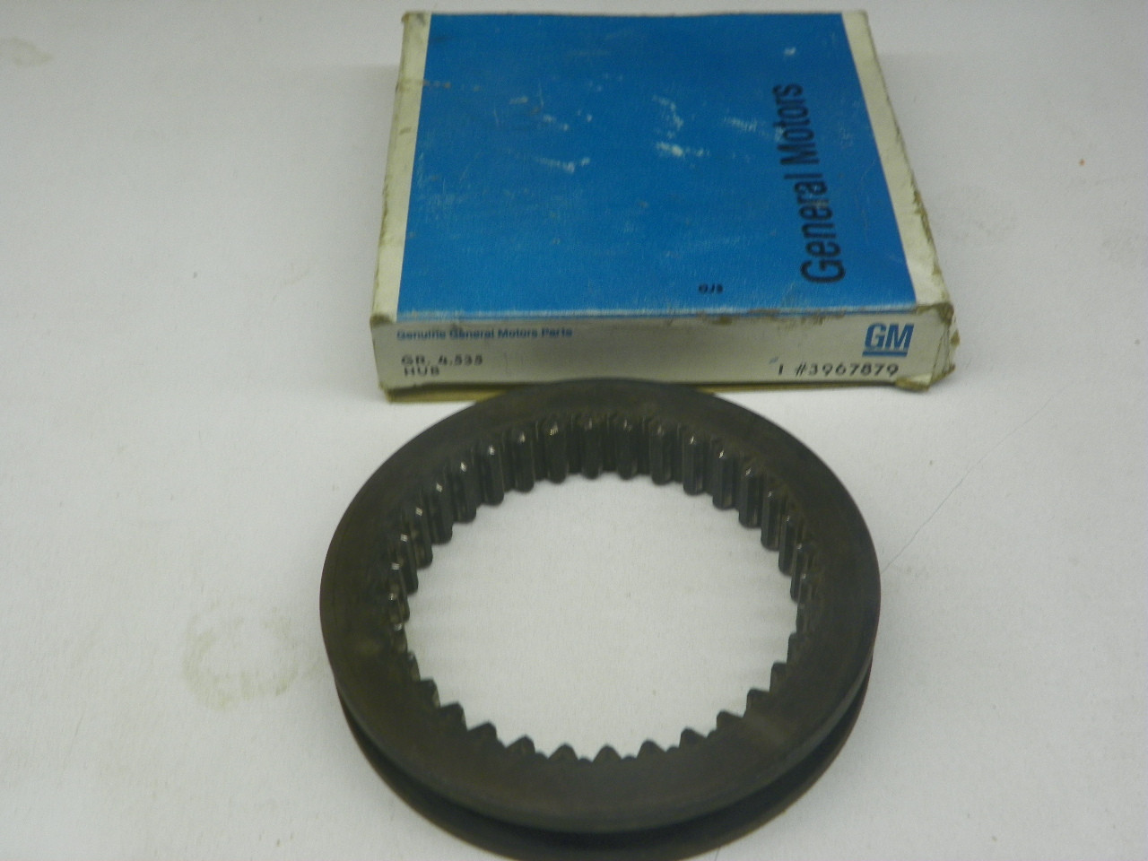 GM 3967879 Hub NOS for vintage auto restoration - Image 1