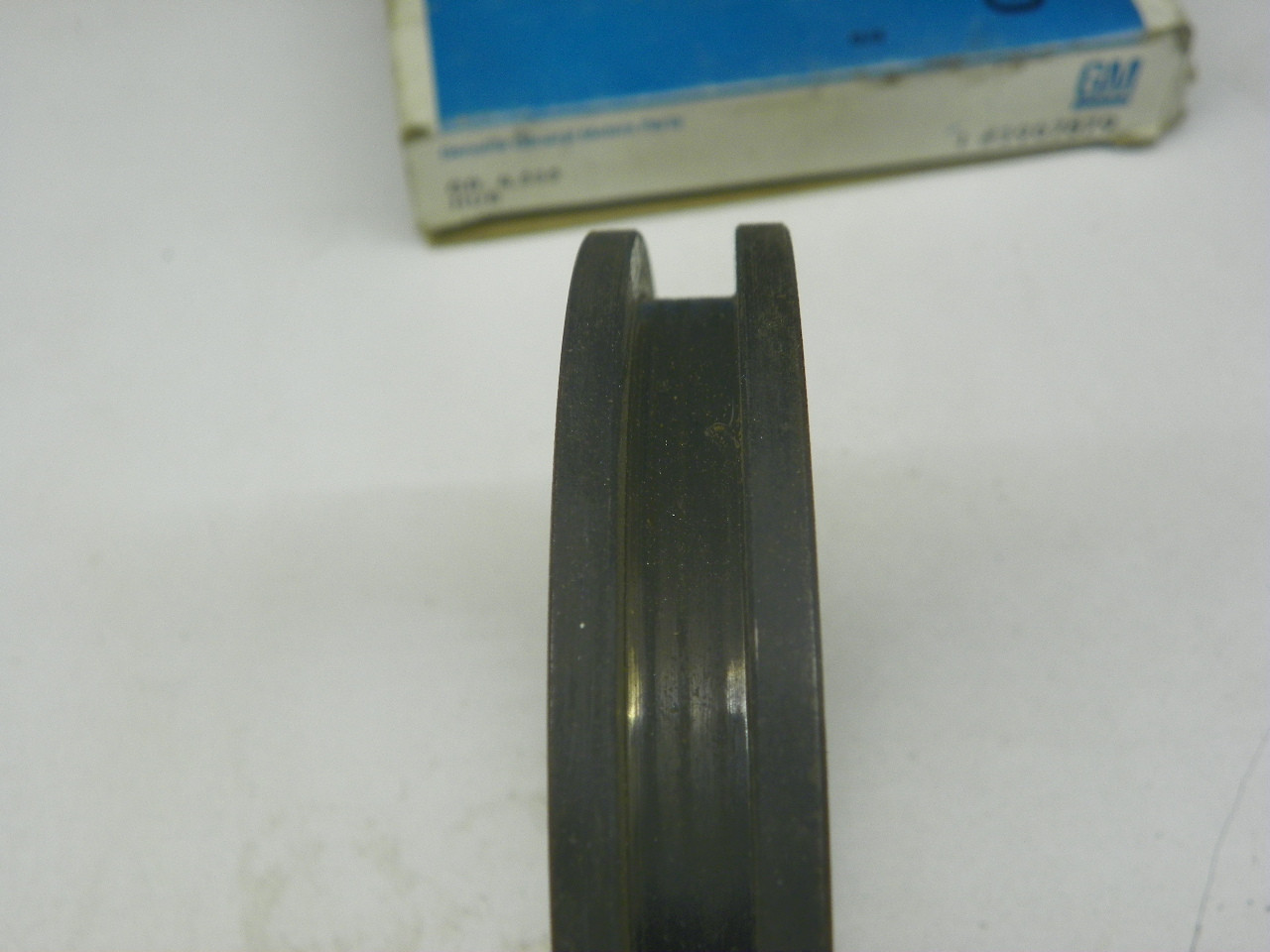 GM 3967879 Hub NOS for vintage auto restoration - Image 5