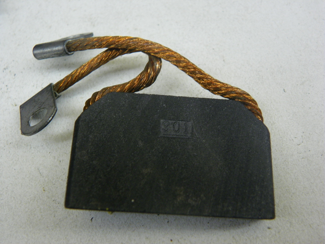 Delco Remy 1906901 Carbon Brush Set for vintage auto restoration. - Image 4