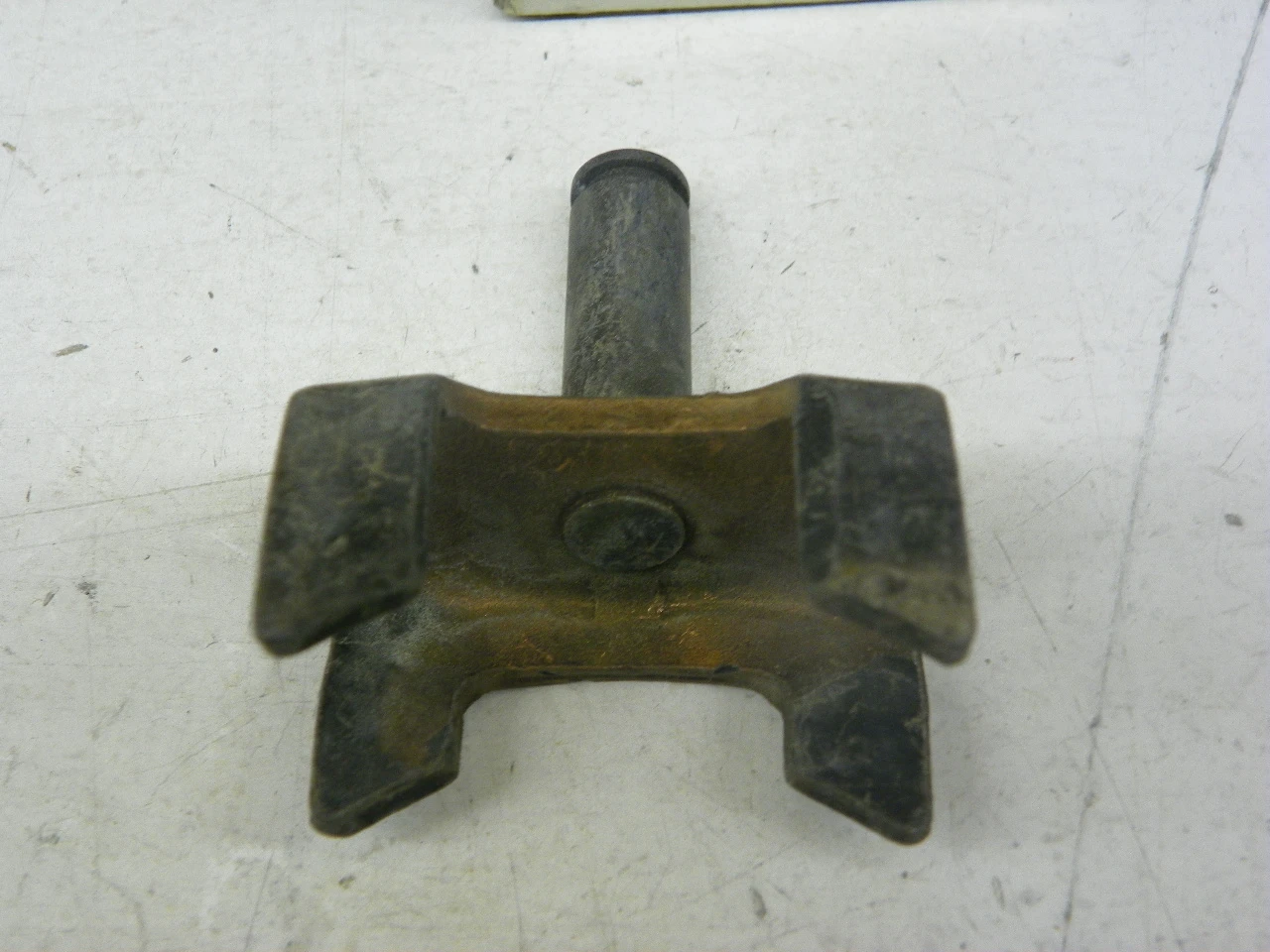 United Delco 3845045 3-Speed Gearshift Yoke for 1955-1965 Chevrolet manual transmission restoration. - Image 4