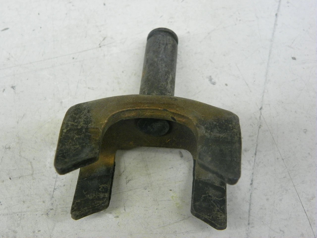United Delco 3845045 3-Speed Gearshift Yoke for 1955-1965 Chevrolet manual transmission restoration. - Image 6