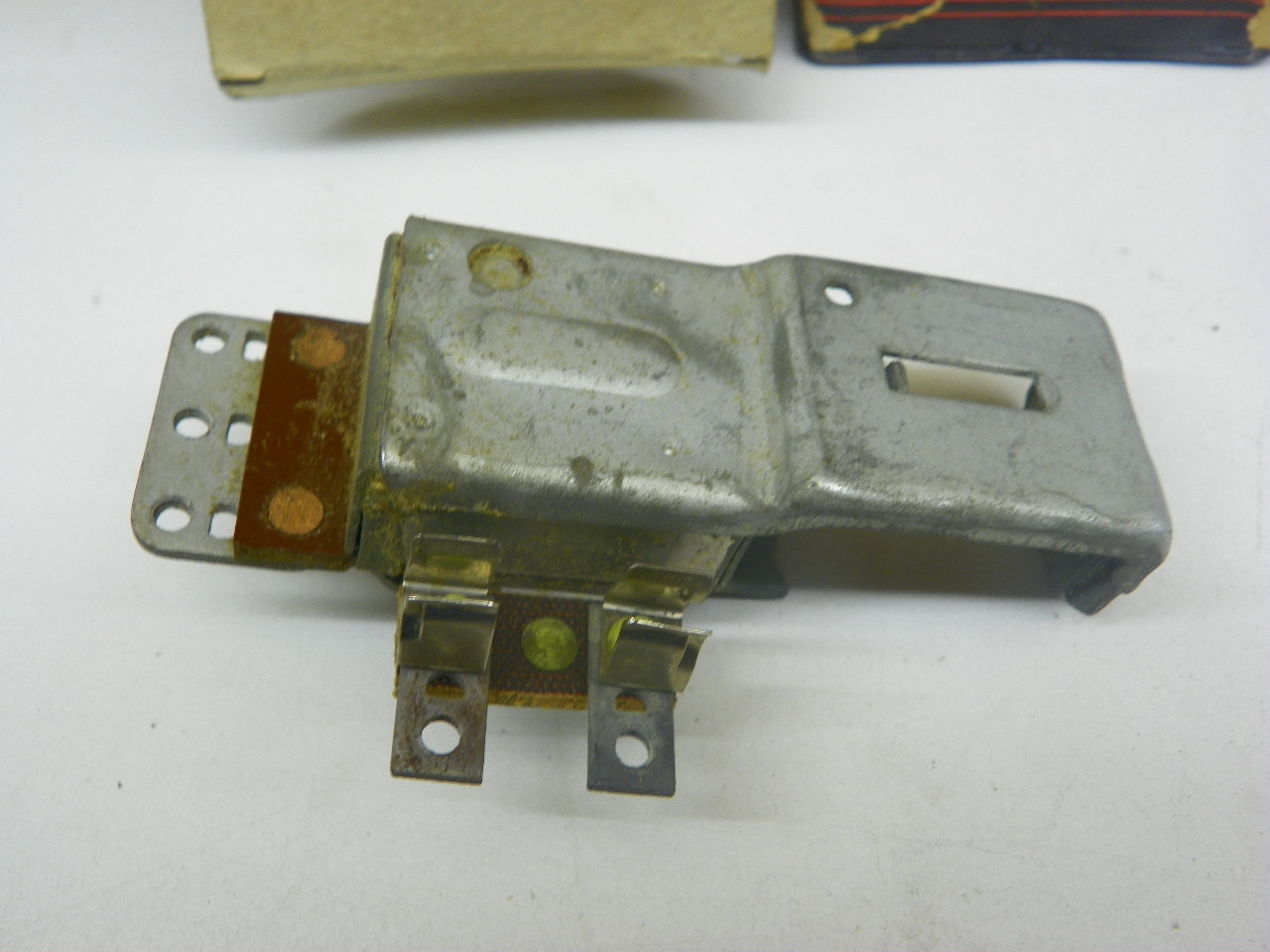 Delco-Remy 1995018 Headlight Switch for 1942-1948 Pontiac restoration. - Image 4