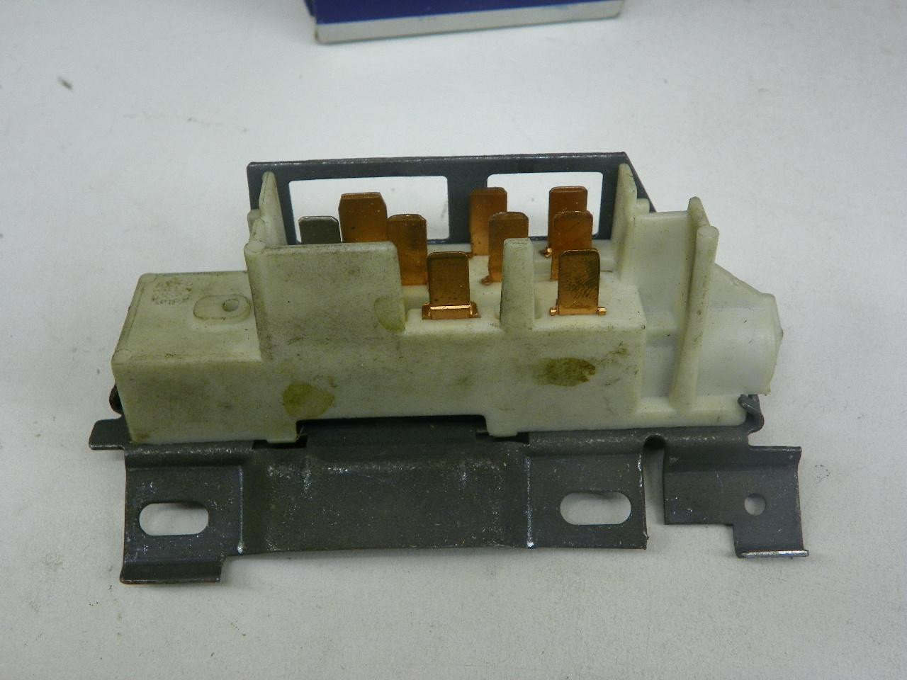 Delco Remy D1418A Column Lock Ignition Switch Assembly for restoration. - Image 3