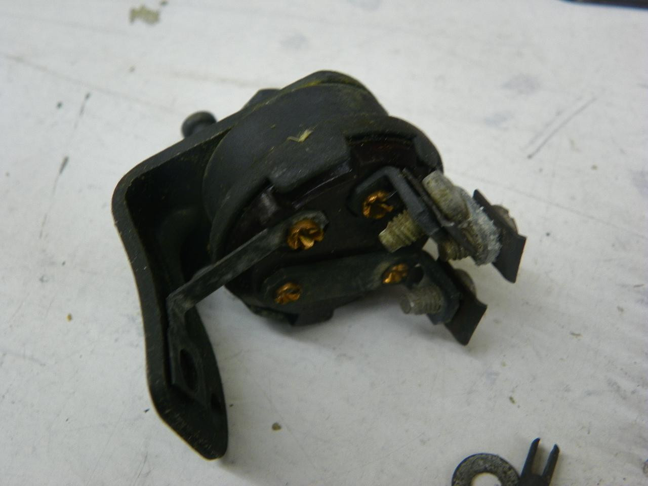 Delco-Remy 1909692 Ignition Reversing Switch for 1941-1948 Chevrolet Starting Motor restoration. - Image 5