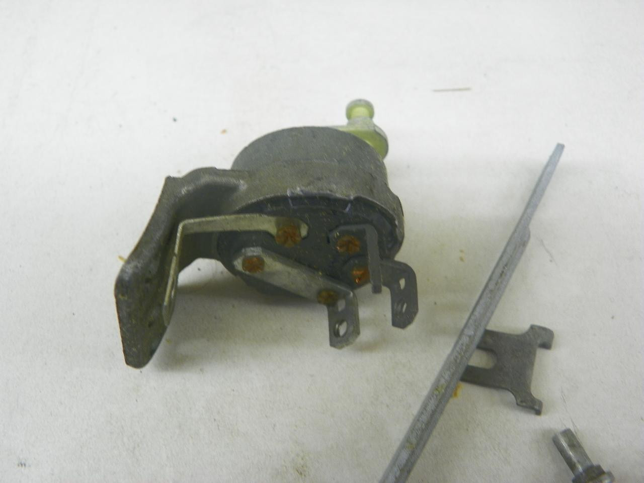 Delco-Remy 1907122 Ignition Reversing Switch for 1946-1948 Chevrolet Passenger Car restoration. - Image 4