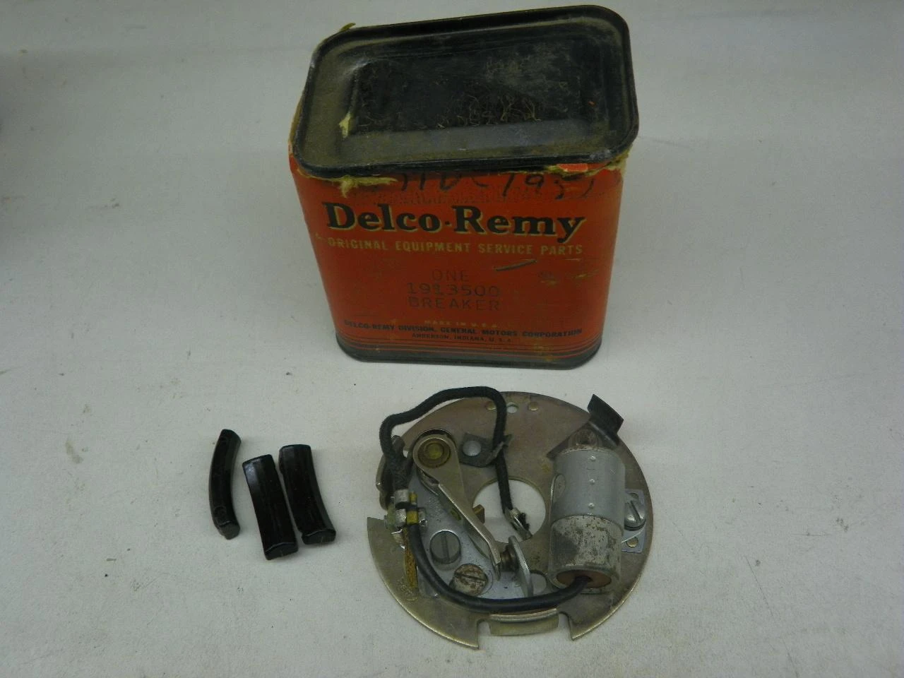Delco-Remy 1913500 Breaker Plate Assembly for 1947-1950 Packard Eight Super Eight restoration. - Image 1