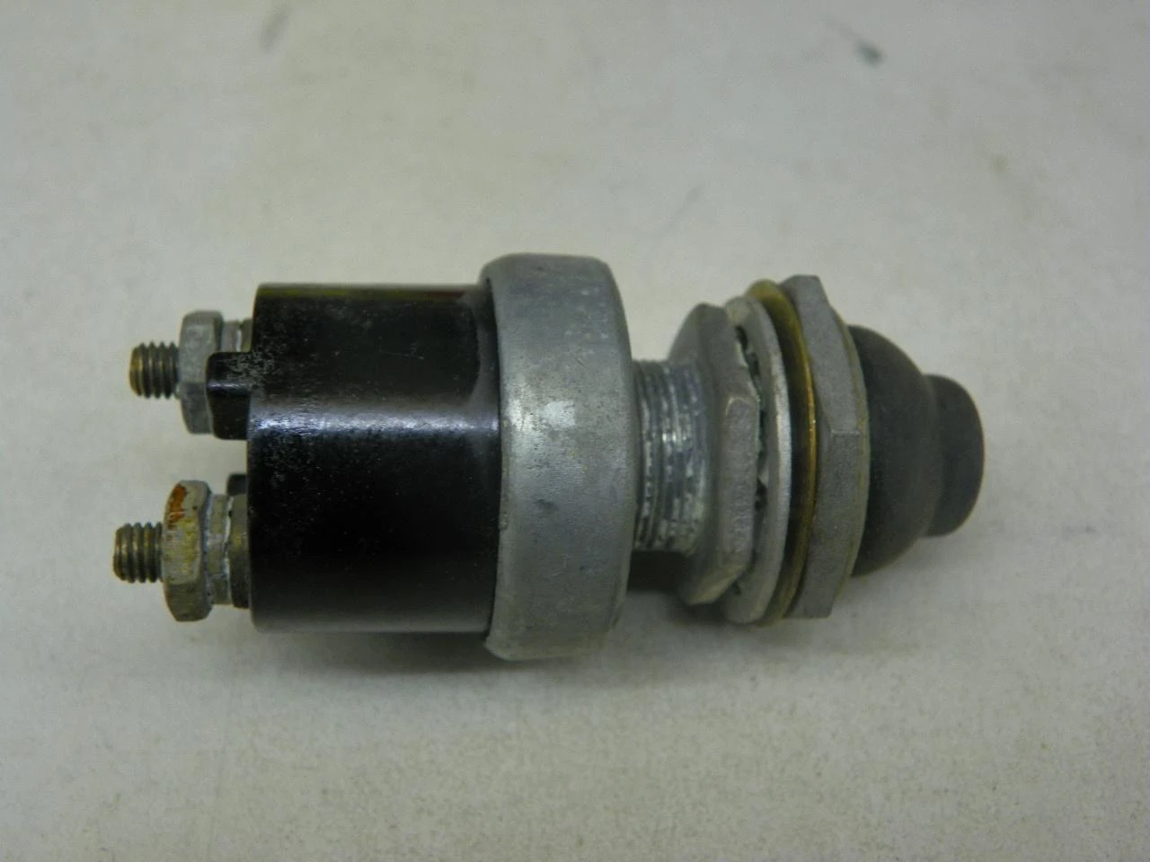 Detroit Diesel 1996097 Push-Button Starter Switch for International Harvester UD-236 UD-282 engine restoration. - Image 5