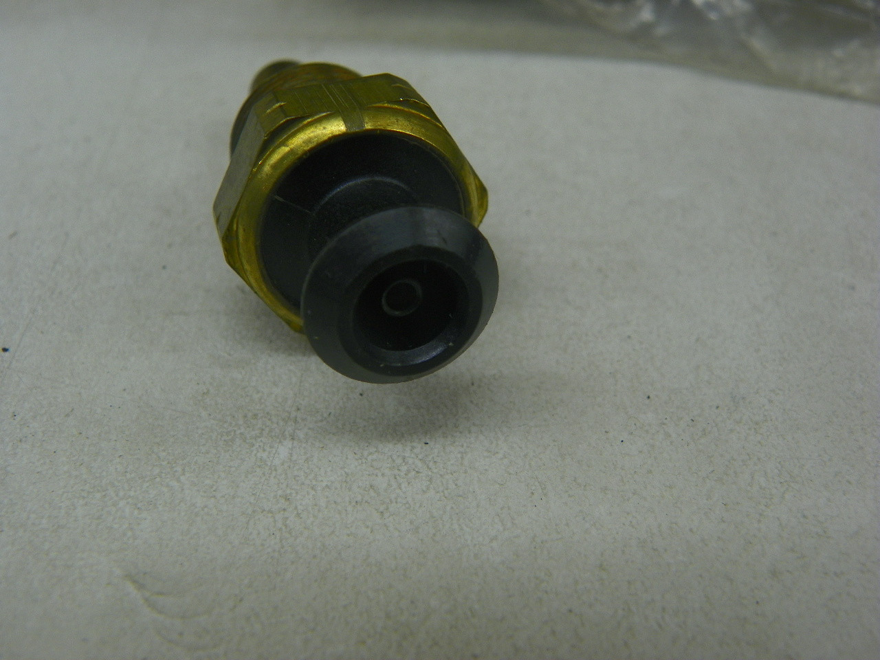 Delco 3040674 Coolant Temperature Switch for 1982-1988 GM Passenger Cars restoration. - Image 6
