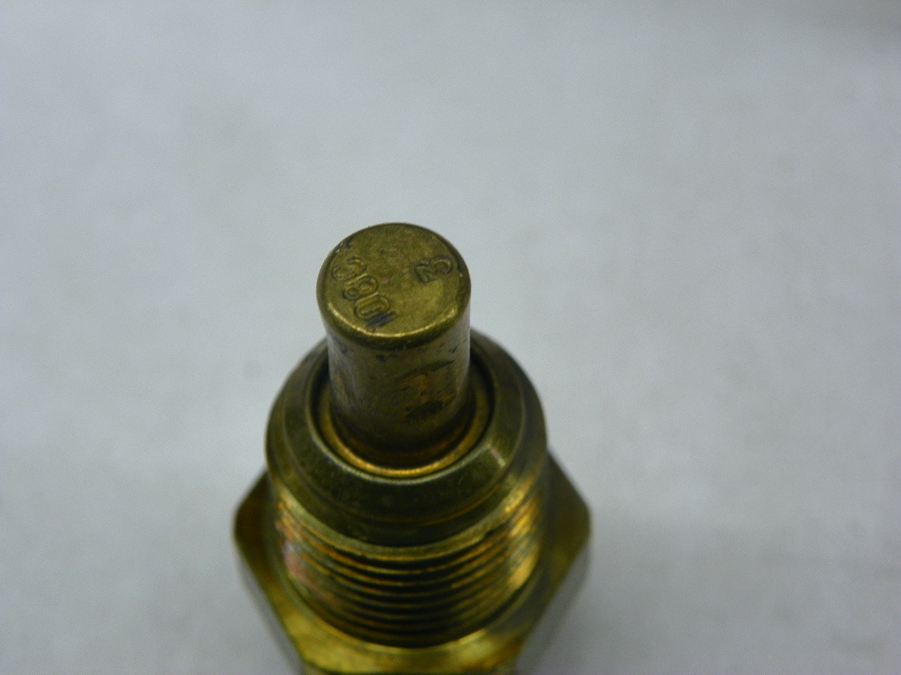 Delco 3040674 Coolant Temperature Switch for 1982-1988 GM Passenger Cars restoration. - Image 7