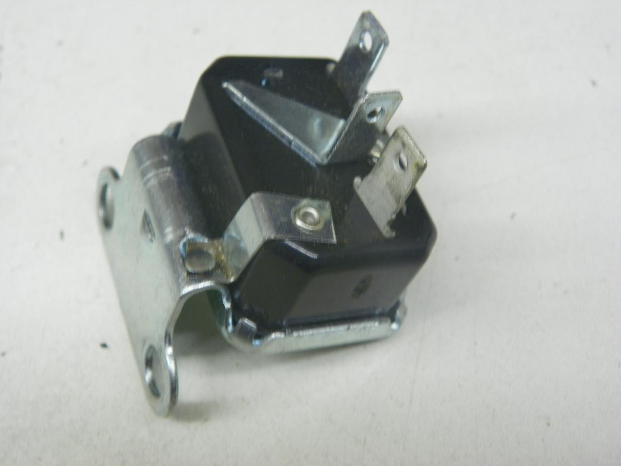 GM 3990842 TCS Reversing Relay for 1971 Chevrolet Corvette Camaro Chevelle TCS emissions system restoration. - Image 6