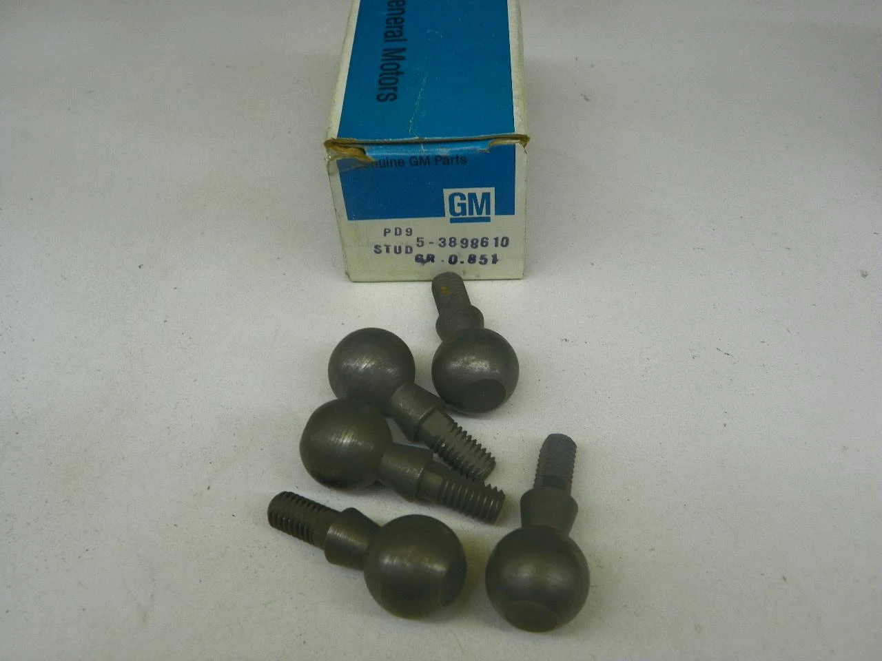 GM 3898610 Frame-Side Clutch Z-Bar Pivot Ball Stud for 1967-1969 Chevrolet Camaro, Chevelle, Nova, and Pontiac Firebird manual transmission restoration. - Image 5