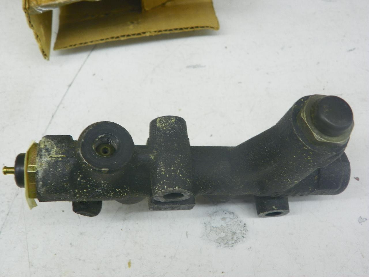 Delco 172-2095 Brake Proportioning Valve for 1985-1988 Chevrolet Monte Carlo V8 restoration. - Image 9