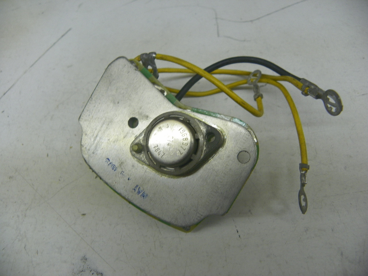 Delco Remy 1892817 Voltage Regulator for 25SI Alternator 12V Positive Ground restoration - Image 9