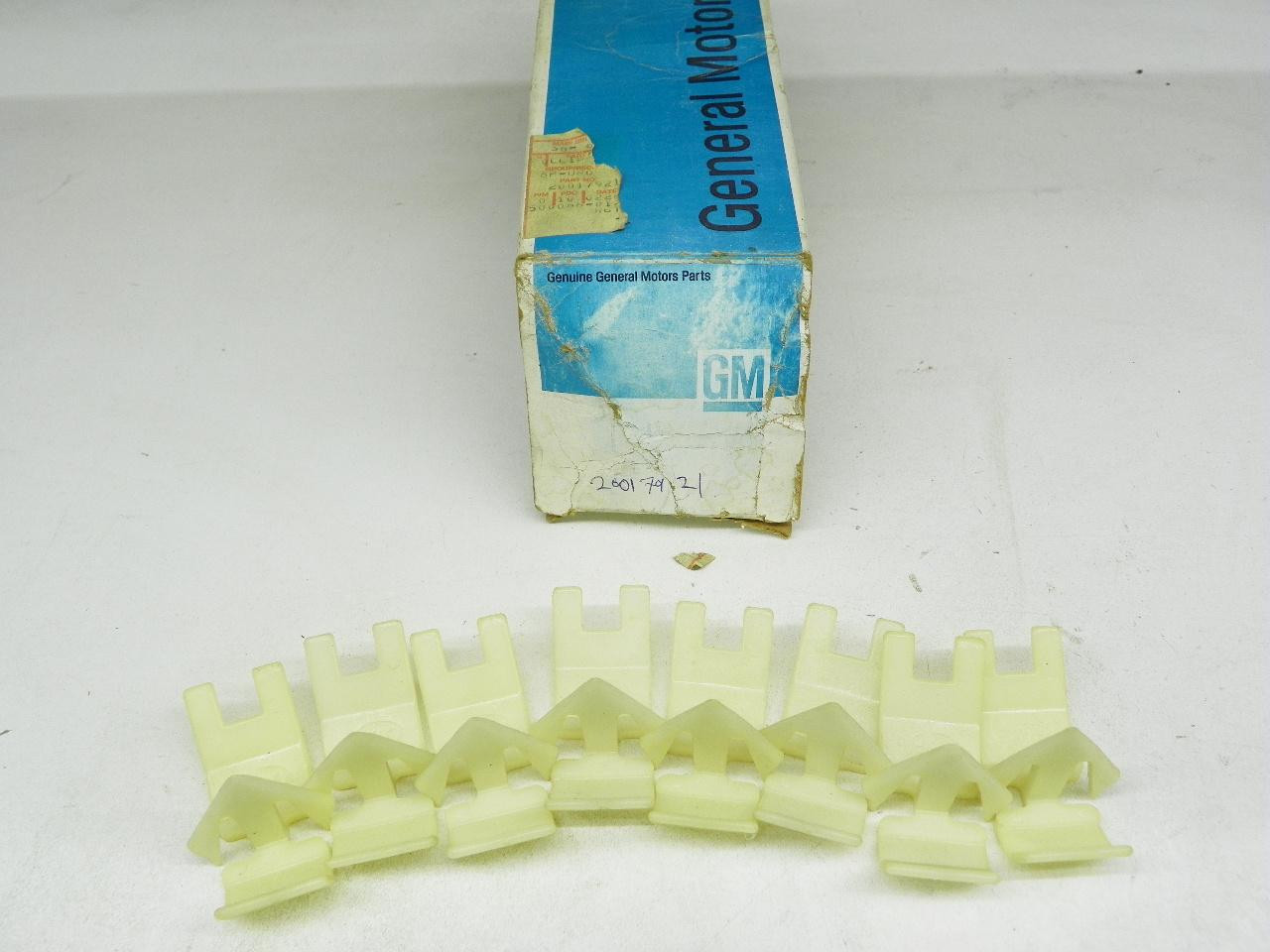 General Motors 20017921 Headliner Molding Clips NOS for vintage auto restoration. - Image 1