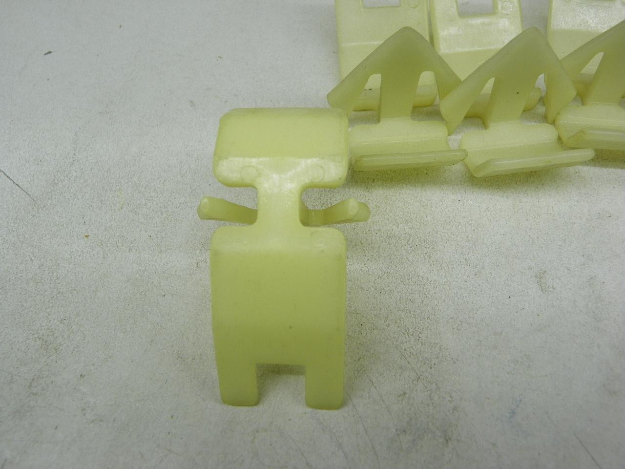 General Motors 20017921 Headliner Molding Clips NOS for vintage auto restoration. - Image 4