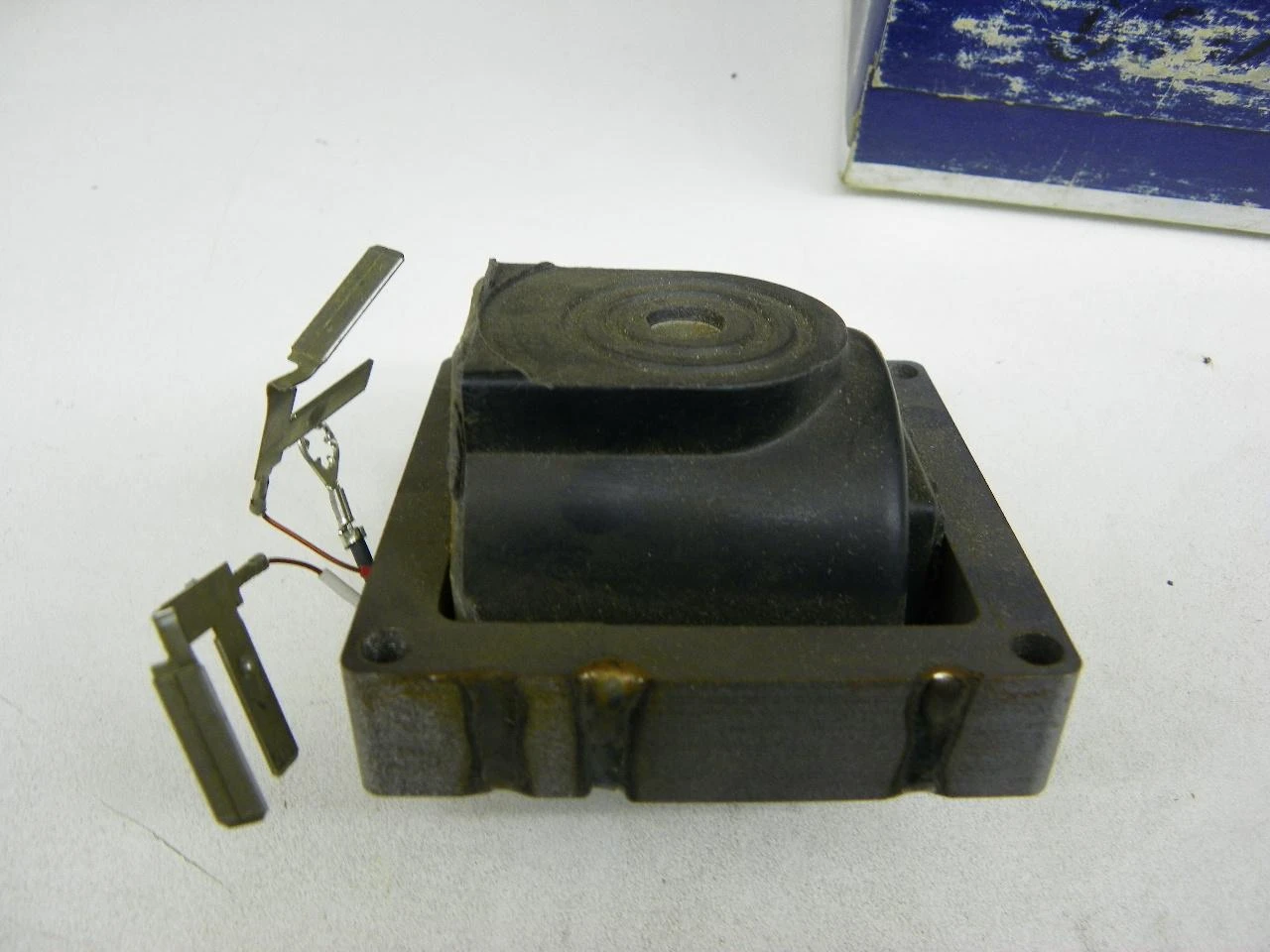 Delco D531 HEI Ignition Coil for 1976-1984 Chevrolet Pontiac V6 V8 restoration. - Image 3