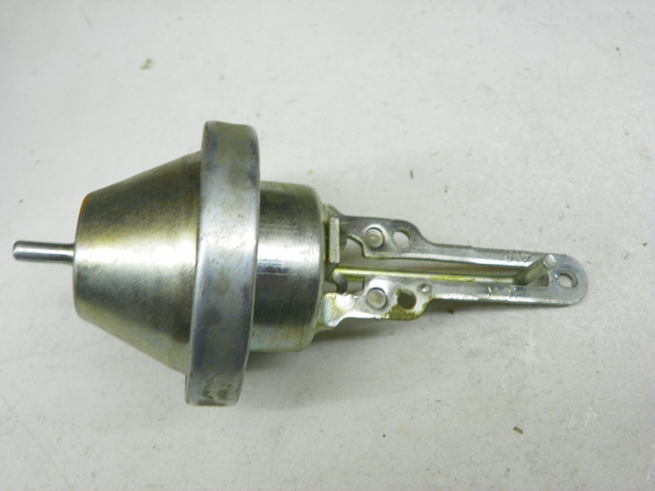 Delco Remy 1973410 Distributor Vacuum Advance NOS for vintage auto restoration. - Image 4