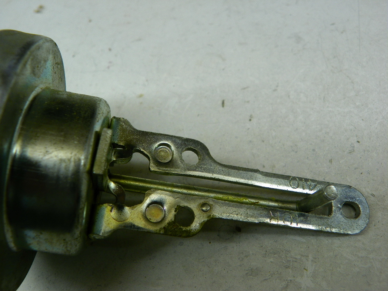 Delco Remy 1973410 Distributor Vacuum Advance NOS for vintage auto restoration. - Image 5