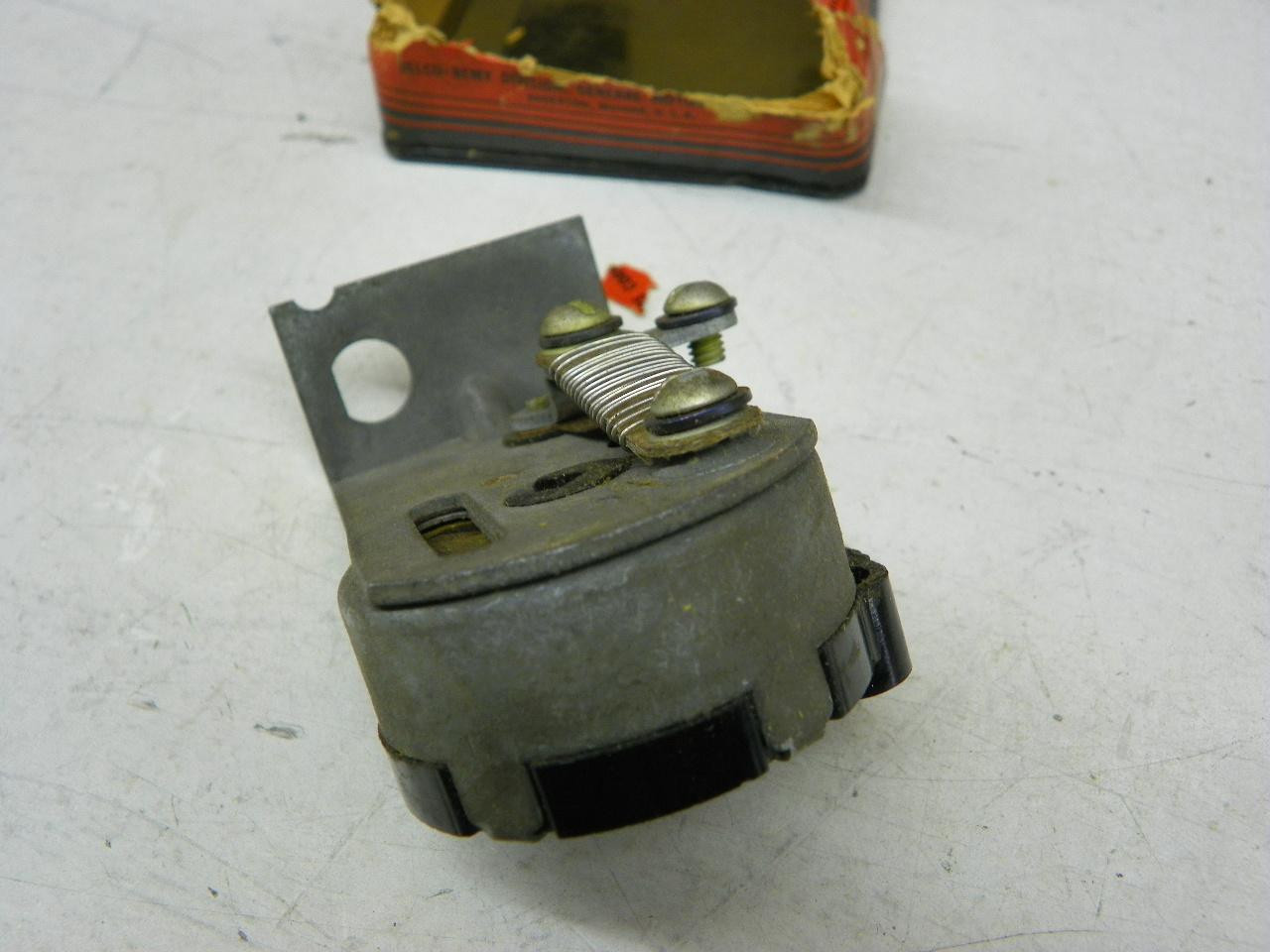 Delco-Remy 1994002 Headlight Switch for 1949-1952 Oliver Tractors restoration. - Image 9