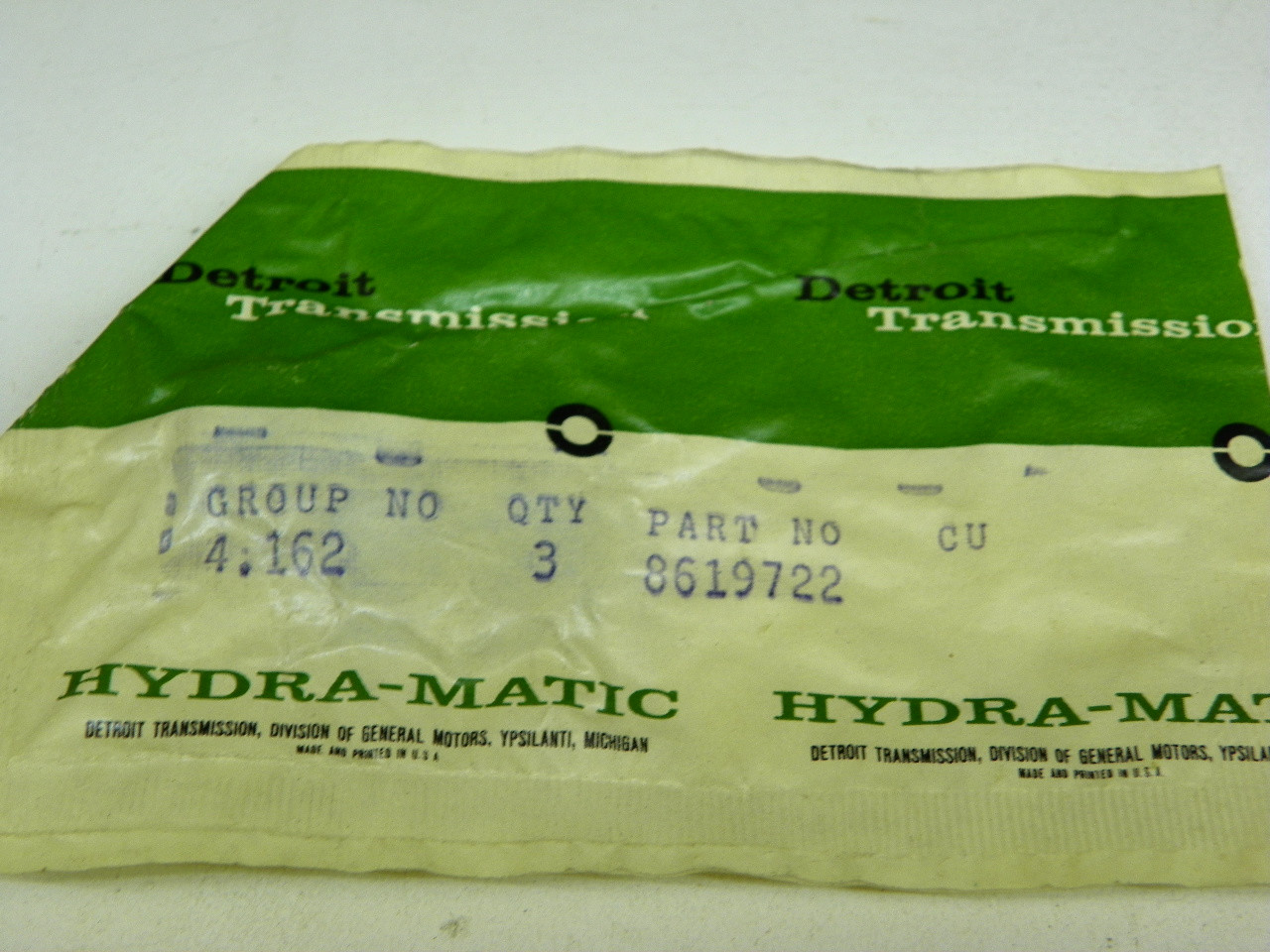 Hydra-Matic 8619722 Center Support Seals NOS for vintage transmission restoration. - Image 1