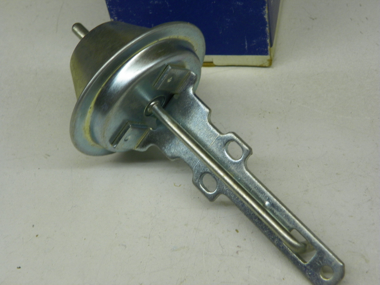 Delco Remy 1973492 Vacuum Advance for 1976 Chevy Chevelle Corvette Malibu Monte Carlo restoration. - Image 7