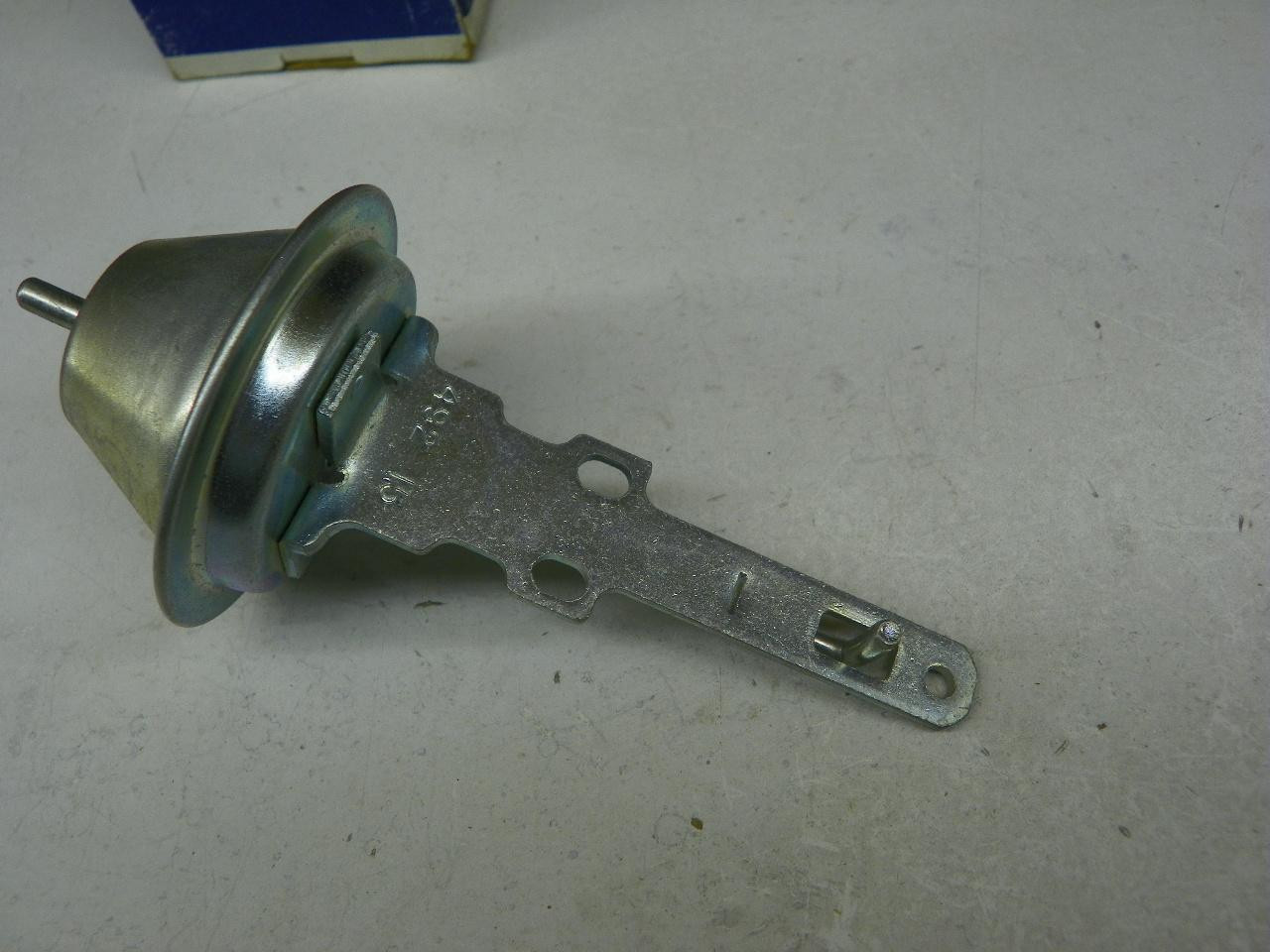 Delco Remy 1973492 Vacuum Advance for 1976 Chevy Chevelle Corvette Malibu Monte Carlo restoration. - Image 4