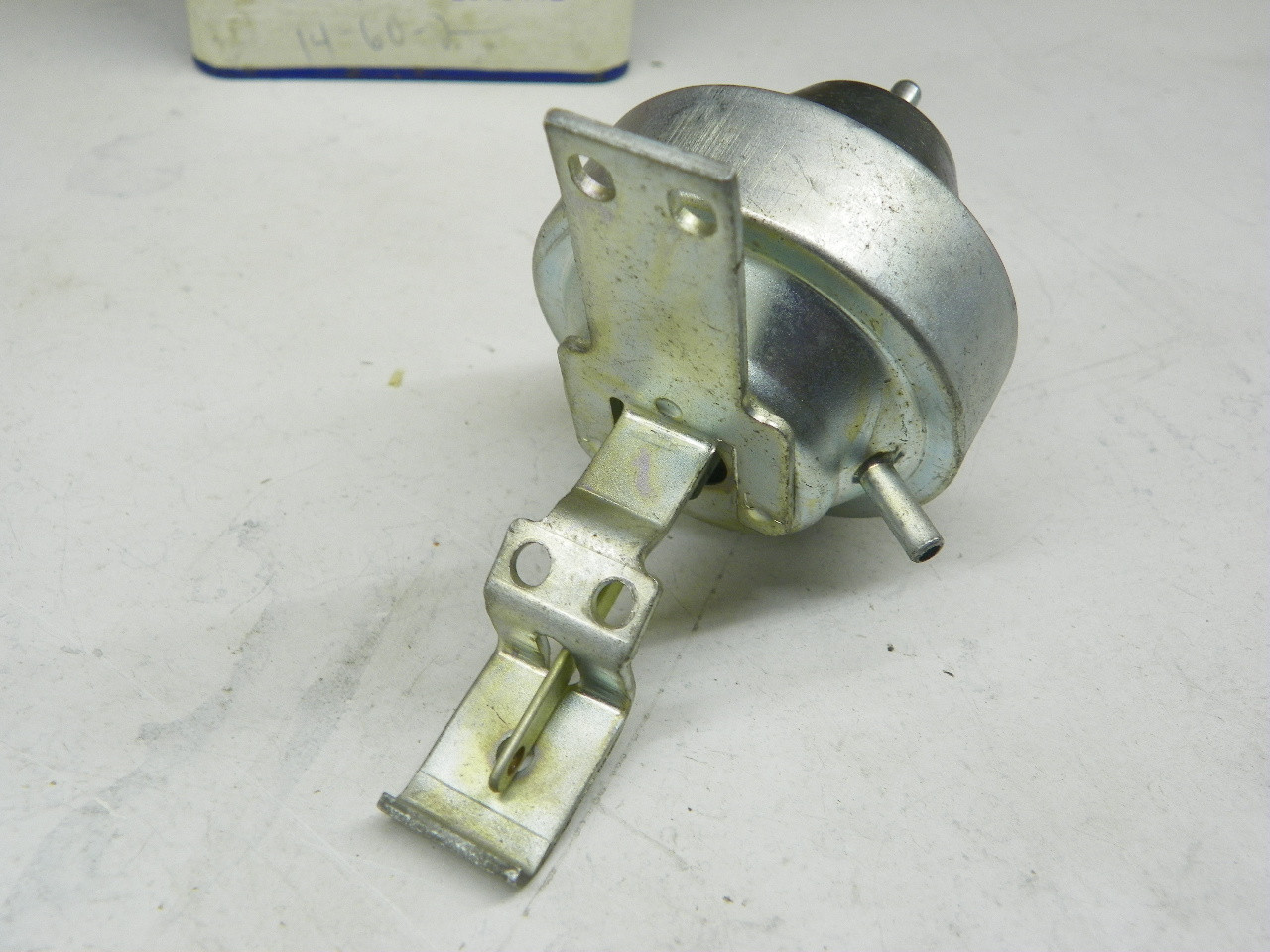 Delco D1365A Vacuum Advance Unit NOS for vintage auto restoration. - Image 8