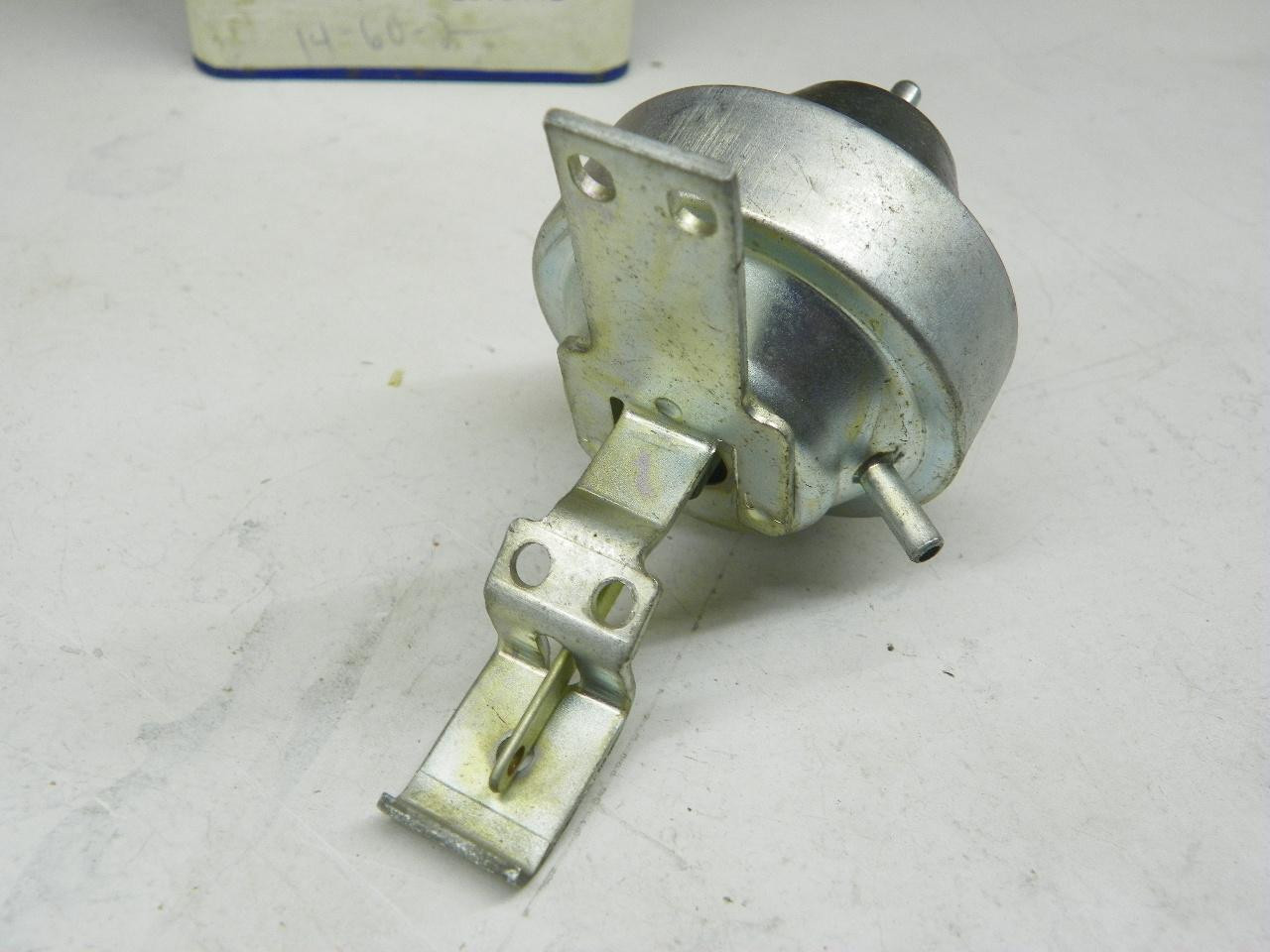 Delco D1365A Vacuum Advance Unit NOS for vintage auto restoration. - Image 8