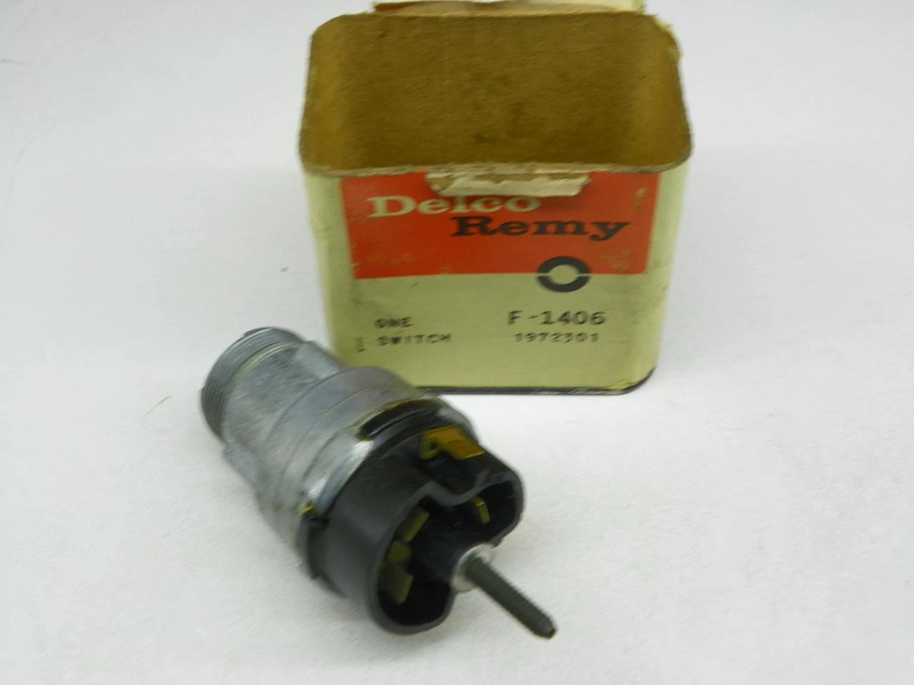 Delco Remy 1972301 Ignition Switch NOS for vintage auto restoration. - Image 1