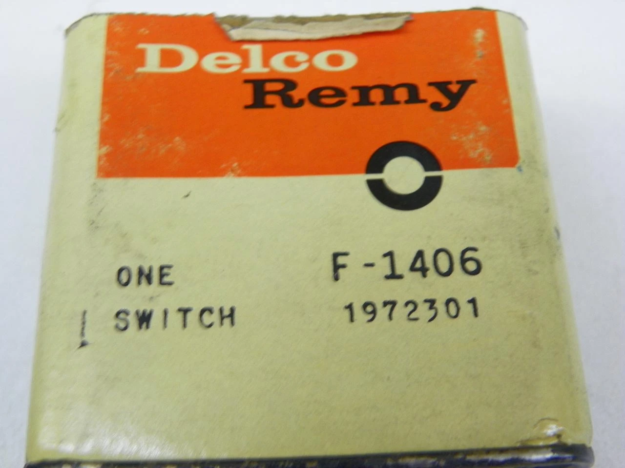 Delco Remy 1972301 Ignition Switch NOS for vintage auto restoration. - Image 2