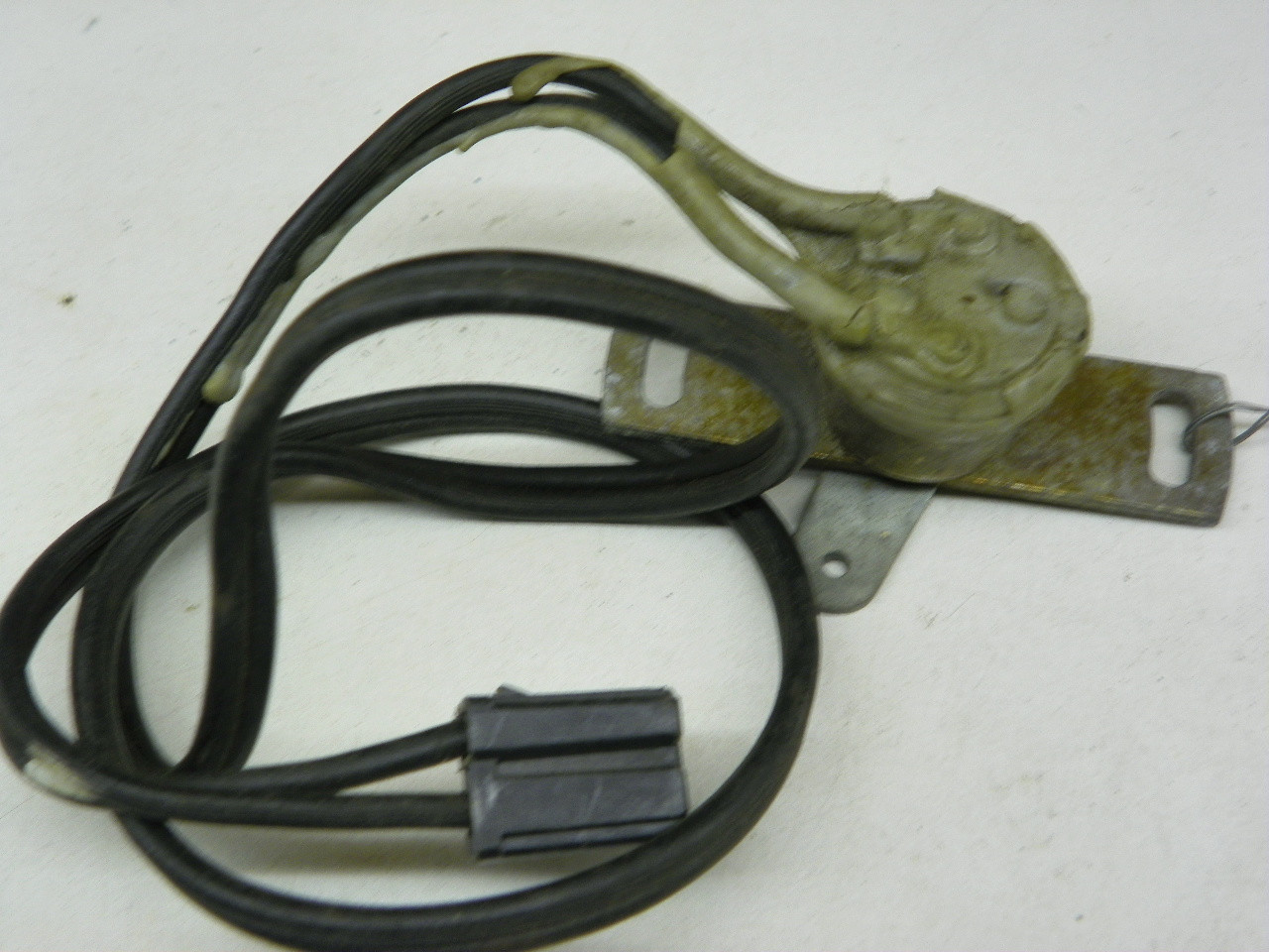 GM 199310 Backup Light Switch for 1964-1968 Pontiac Oldsmobile A-Body 3 Speed Manual restoration. - Image 3