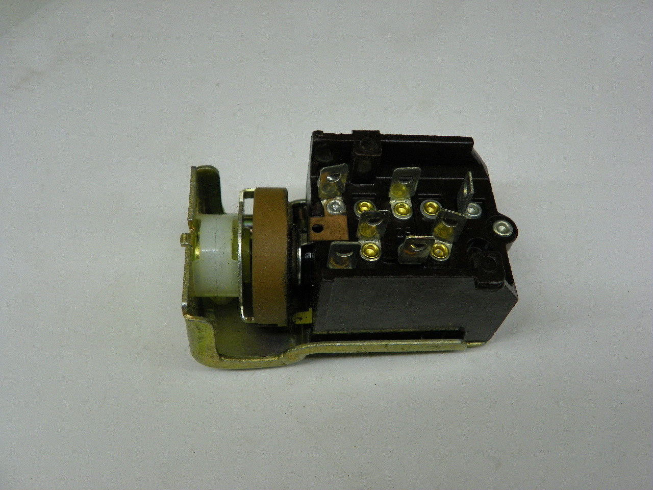 Delco Remy 1972306 C1502 Headlight Switch for 1963-1967 Chevrolet Pontiac Oldsmobile Buick restoration. - Image 3