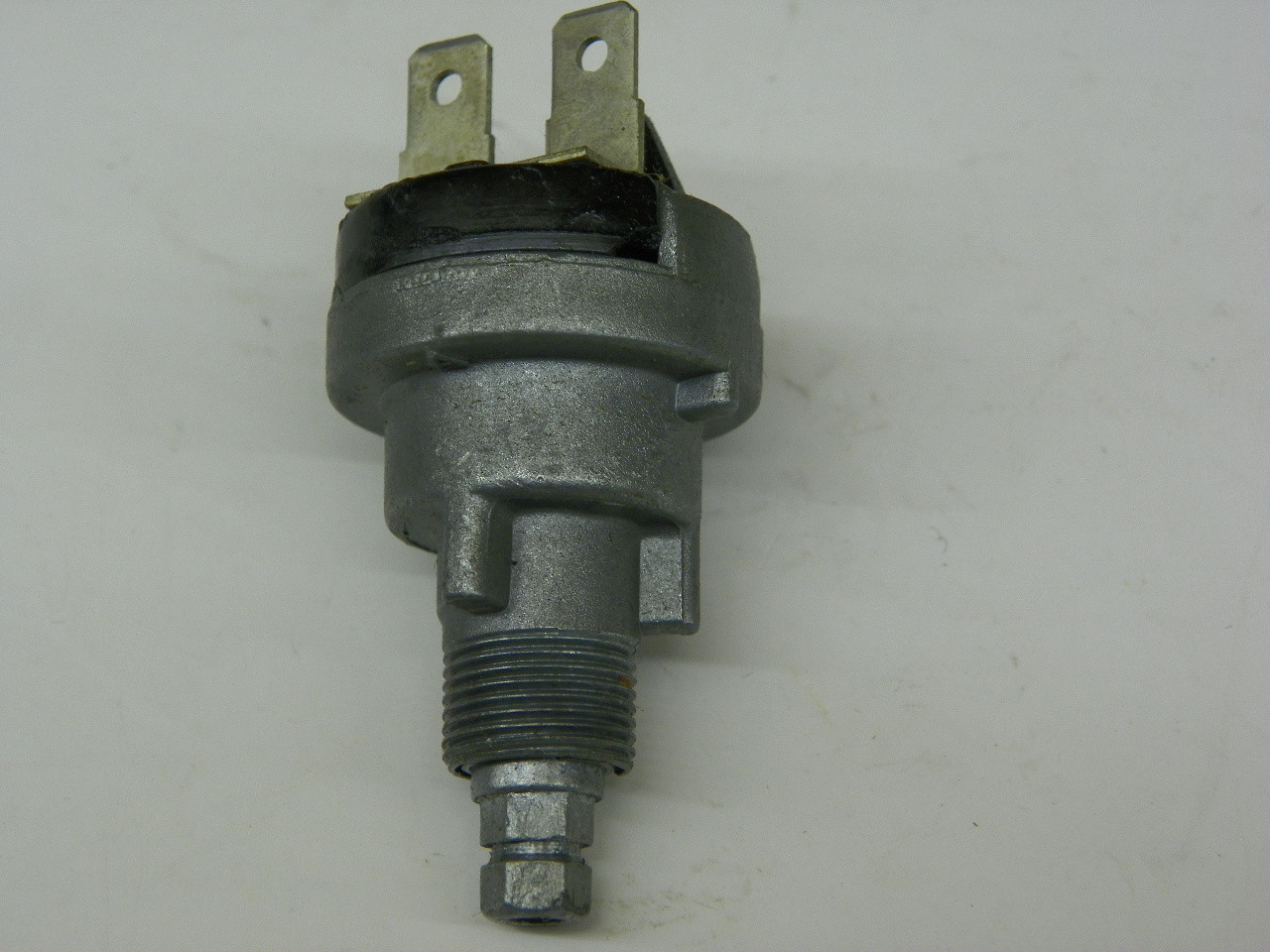 Delco 1993538 Windshield Wiper Switch for 1959 1961 Oldsmobile 2-Speed Wipers restoration. - Image 4