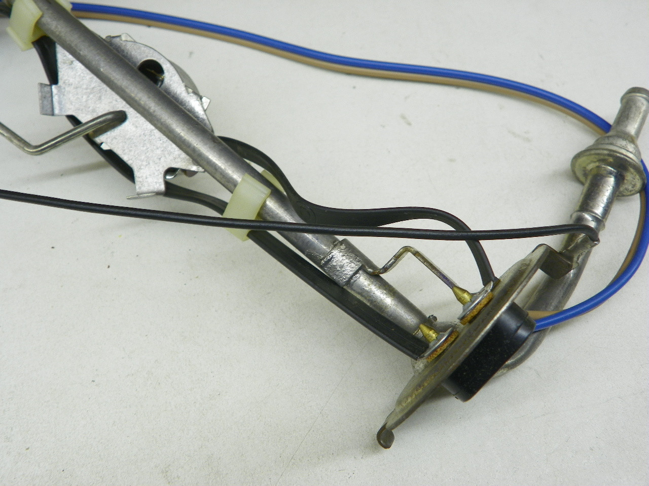 AC 6428307 Fuel Gauge Tank Unit Electric Pump NOS for vintage auto restoration. - Image 5