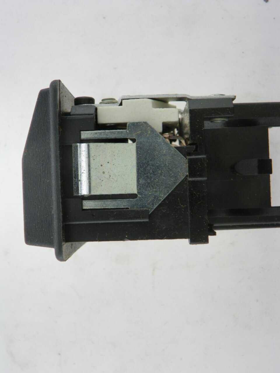 Headlight Switch Part No.: SW1825D Motorcraft OEM E53Z-11651A NOS!