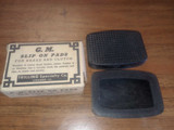 Chevrolet 1937-46 Slip-On Brake and Clutch Pads 1 Pair!