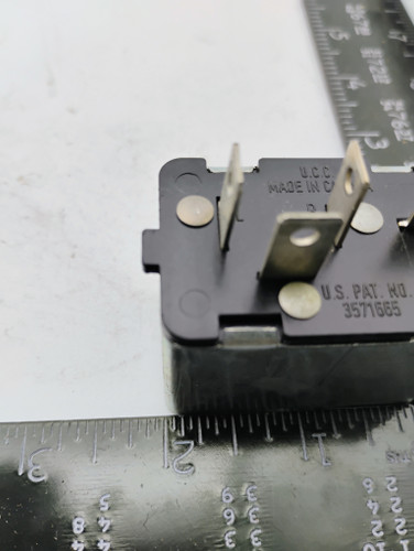 GM 14014527 Auxiliary Fuel Tank Relay Switch NOS Made in USA