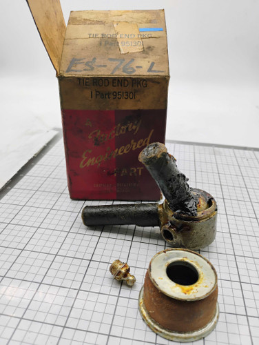 Mopar 951301 Tie Rod End Pkg (ES76L) NOS Made in USA