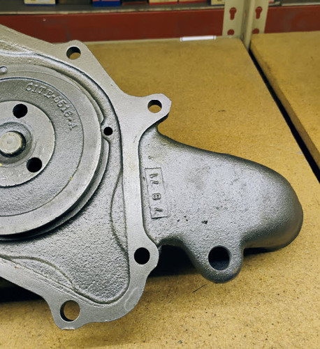 1961-63 Ford Truck MD/HD 302 332 F, T750-800 Cast# C1TE-8505-A Water Pump WP1359 Made in USA