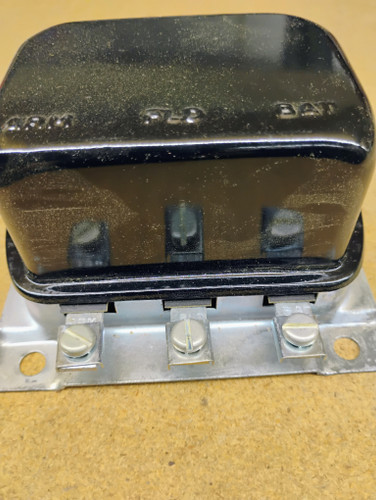 Renault 1956-59 Vulcan VR97 Voltage Regulator NORS Made in USA 8541174