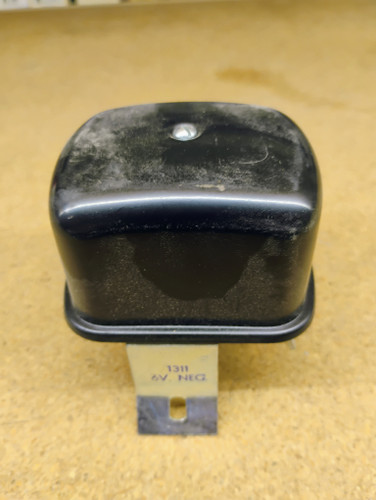 Niehoff WA703 6V Neg. Grd Voltage Regulator NORS Made in USA VR218