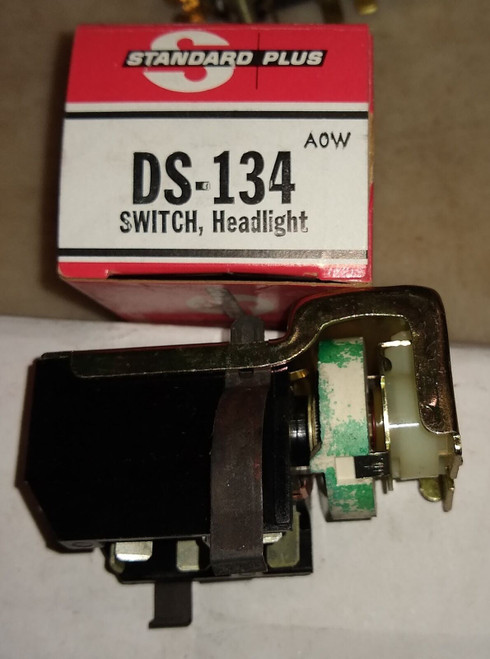 Ford Pass. & Trucks Mercury 1960-1967  Standard Headlight Switch DS-134
