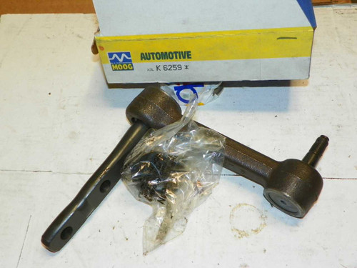 Chevrolet Astro GMC Safari Mini Vans 1985-89 NOS Idler Arm Right Moog K-6259 USA. Shop vintage car parts at ocpnw.com! Chevrolet Astro GMC Safari Mini Vans 1985-89 NOS Idler Arm Right Moog K-6259 USA. Shop vintage car parts at ocpnw.com!