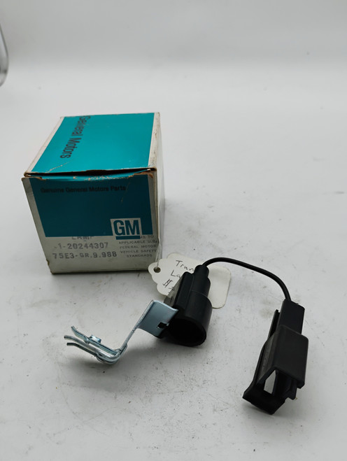 GM 20244307 Luggage Trunk Compartment Lamp NOS Made in USA. Shop vintage car parts at ocpnw.com! GM 20244307 Luggage Trunk Compartment Lamp NOS Made in USA. Shop vintage car parts at ocpnw.com!