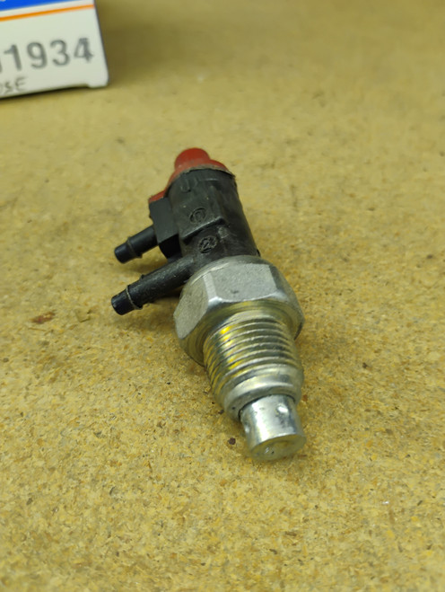 Everco H1934 Ported Vacuum Switch NORS Made in USA Everco H1934 Ported Vacuum Switch NORS Made in USA