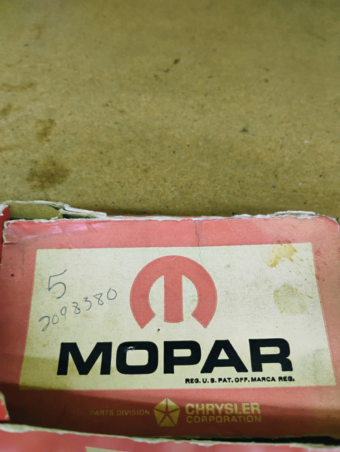 Mopar 2098380 (5) Spark Plugs XJ-10Y NOS Made in USA Mopar 2098380 (5) Spark Plugs XJ-10Y NOS Made in USA