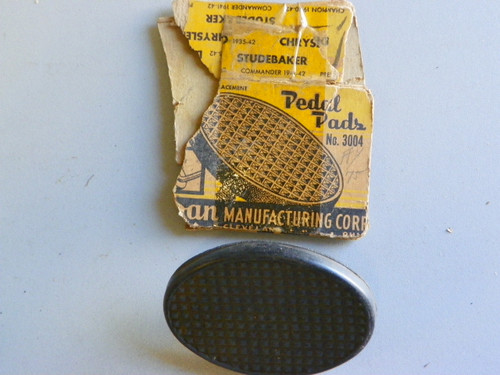 Doan 3004 Round Brake Clutch Pedal Pad 1935-1942 Mopar Studebaker NORS img 1