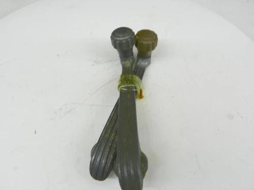 Regal Products IH-119 Window Crank Handle Pair for 1937-1938 Ford NORS restoration. - Image 2
