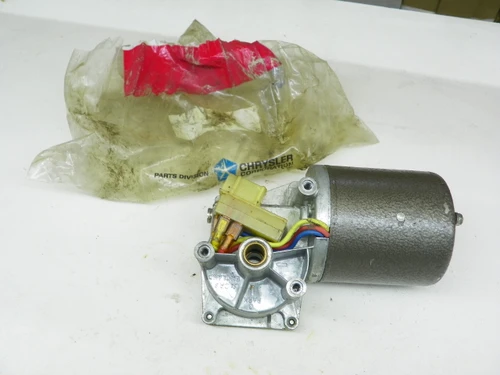Lucas 75680 Wiper Motor NOS for vintage auto restoration - Image 1