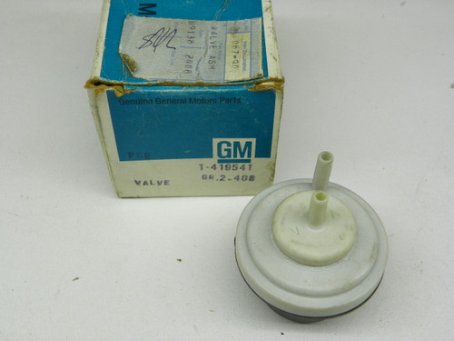 GM 419541 Body Vacuum Reducer for 1975-1977 Oldsmobile Pontiac Buick restoration. - Image 1